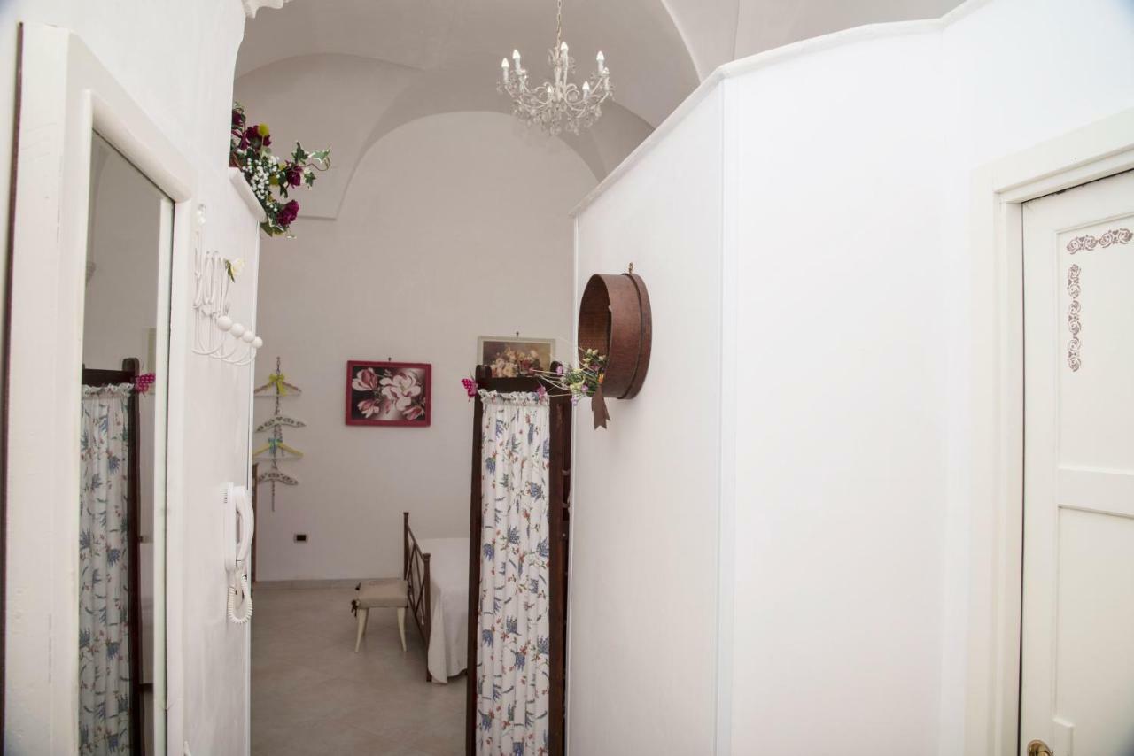 B&B A Due Passi Мартина-Франка Экстерьер фото