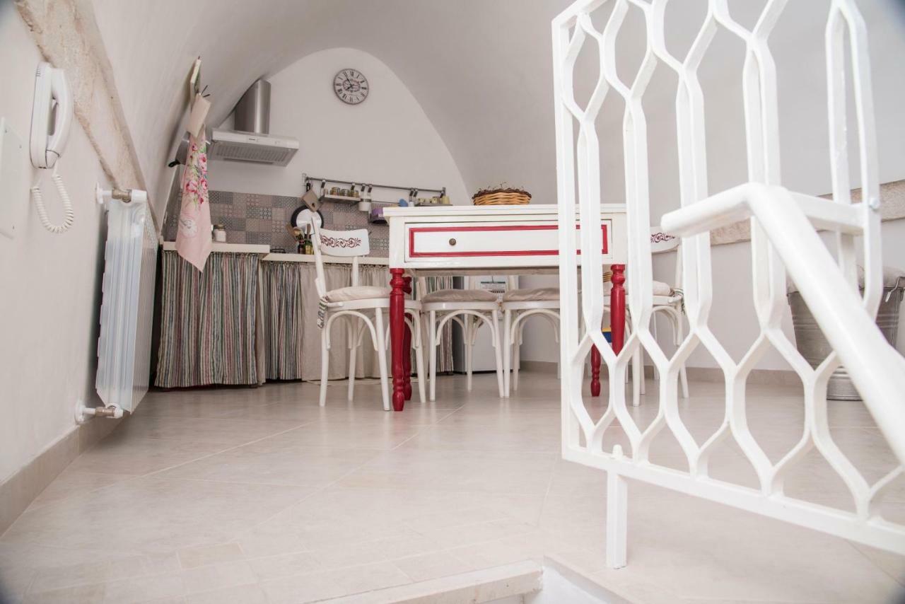 B&B A Due Passi Мартина-Франка Экстерьер фото