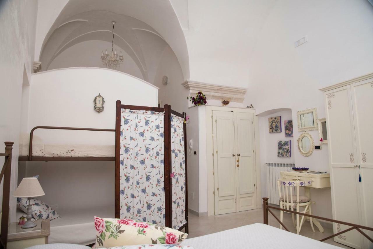 B&B A Due Passi Мартина-Франка Экстерьер фото